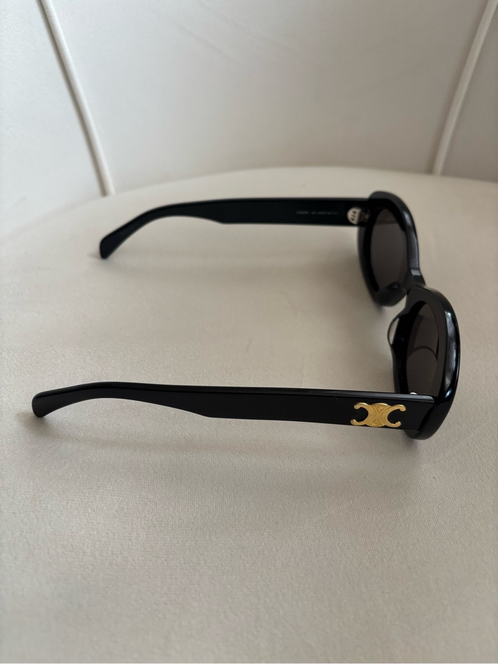 Celine Black Oval Sunglasses with Black Branded Case - Picture 5 of 16